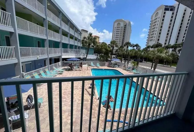 اتاق استاندارد با چشم‌انداز استخر, Pelican Point On Clearwater Beach