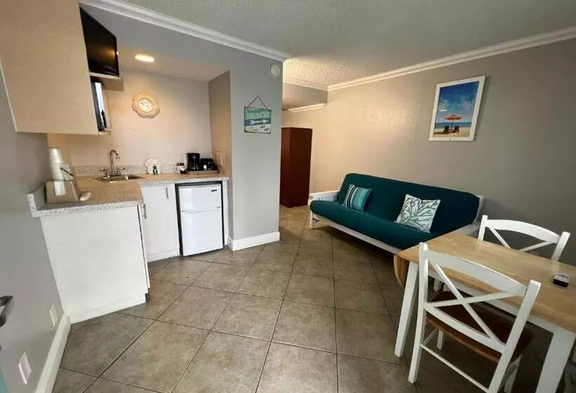 سوییت با چشم‌انداز استخر, Pelican Point On Clearwater Beach