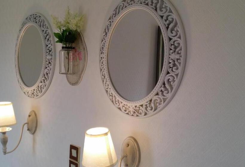 غرفة قياسية ثلاثية, Rachel