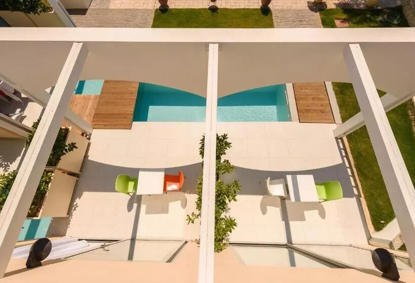 سوییت جونیور با چشم‌انداز استخر, Sunrise Zante  Adults Only