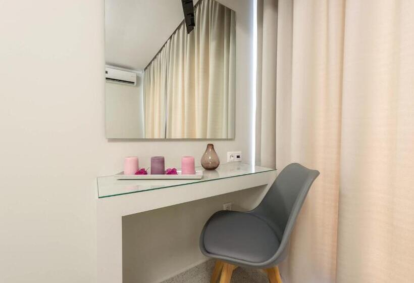 سوییت جونیور با چشمانداز استخر, Sunrise Zante Adults Only