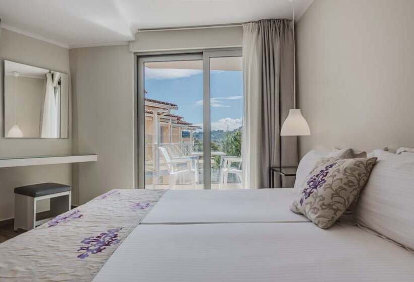 Номер Deluxe с Балконом, Sunrise Zante  Adults Only