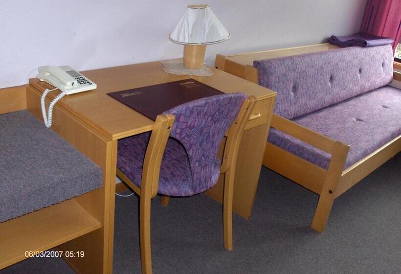 חדר סטנדרט נוף להרים, Innvik Fjordhotell