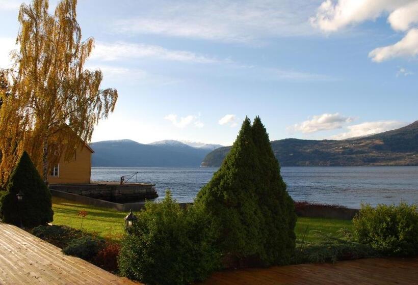 חדר סטנדרט נוף לים, Innvik Fjordhotell