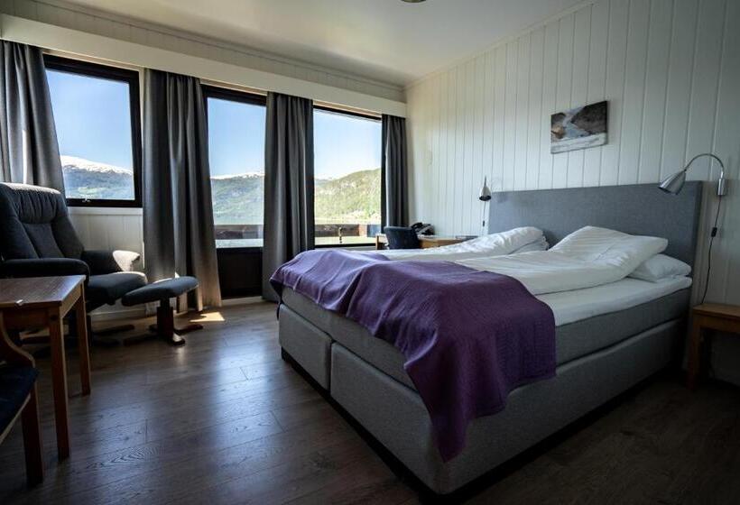 オーシャンビュースタンダードルーム, Innvik Fjordhotell