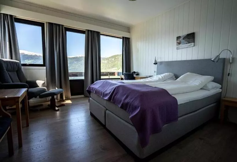 オーシャンビュースタンダードルーム, Innvik Fjordhotell