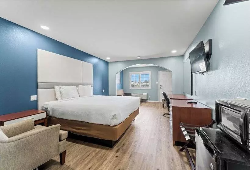 コンフォートルーム, Executive Inn & Suites Magnolia