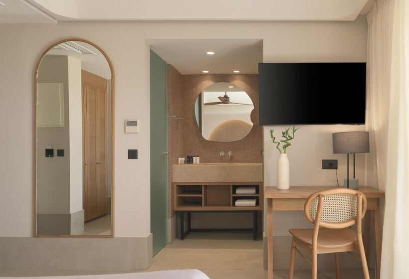 Номер Deluxe, Paralos Venus Suites Adults Only