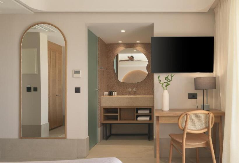 디럭스 룸, Paralos Venus Suites Adults Only