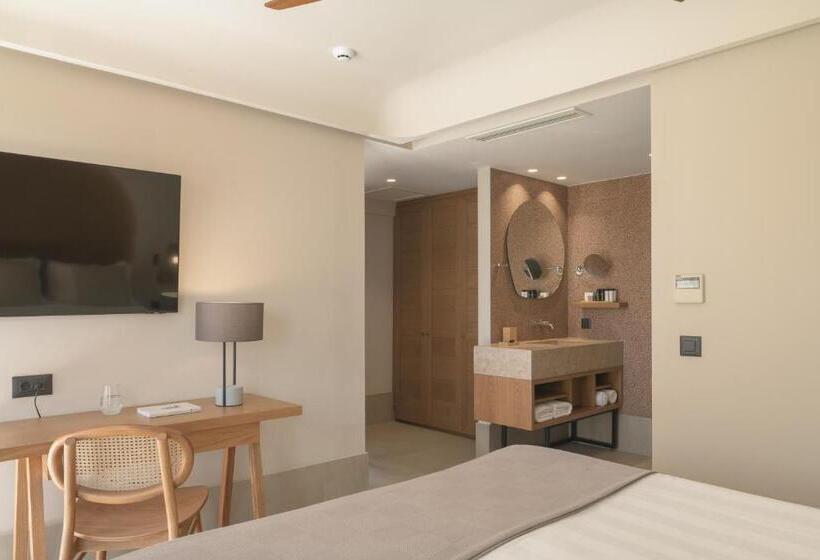 디럭스 룸, Paralos Venus Suites Adults Only