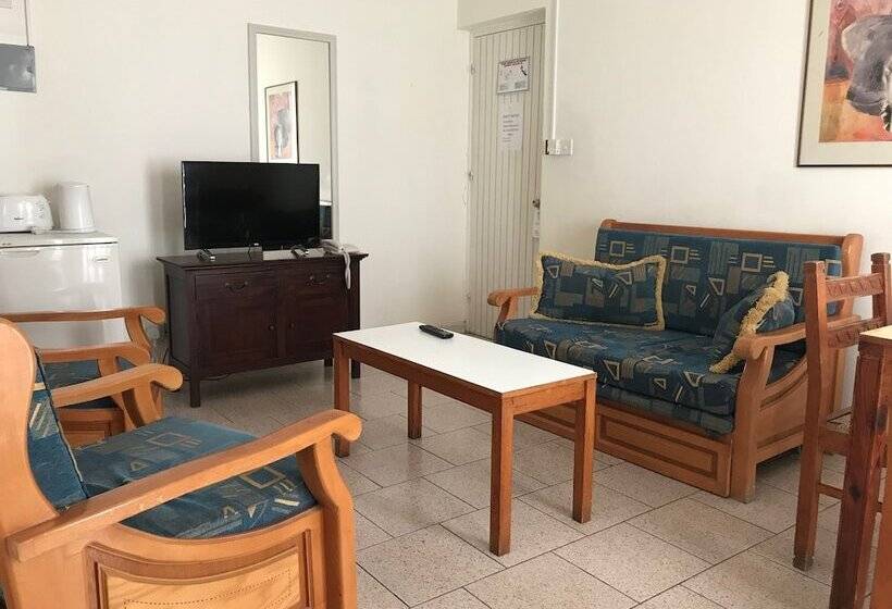 Апартаменты 2 спальни Вид на Бассейн, M Boutique Hotel   Designed For Adults