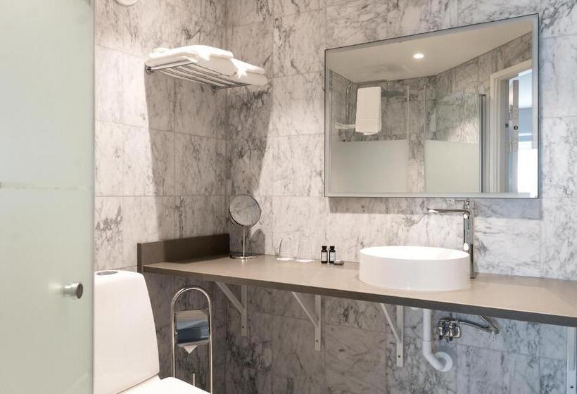 חדר סופריור, Elite Park