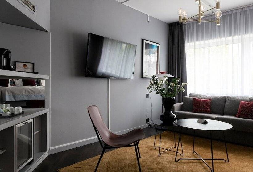 חדר דלוקס, Elite Park