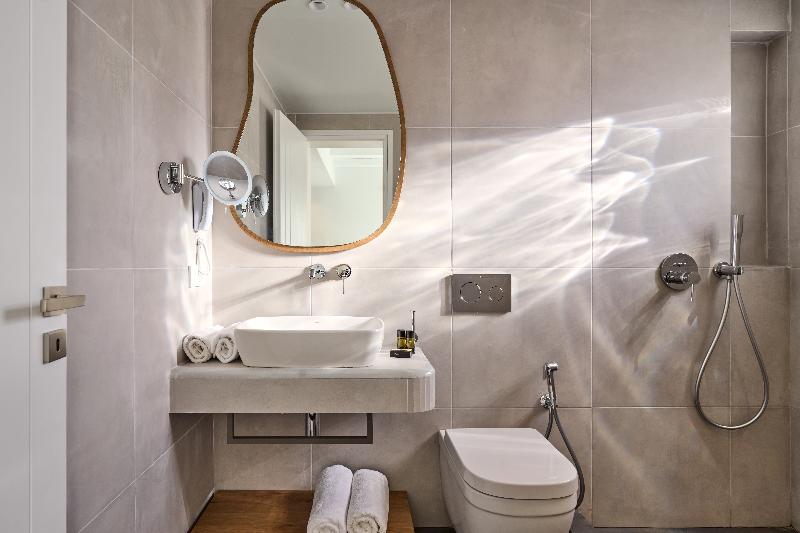 标准间, Meltemi Village