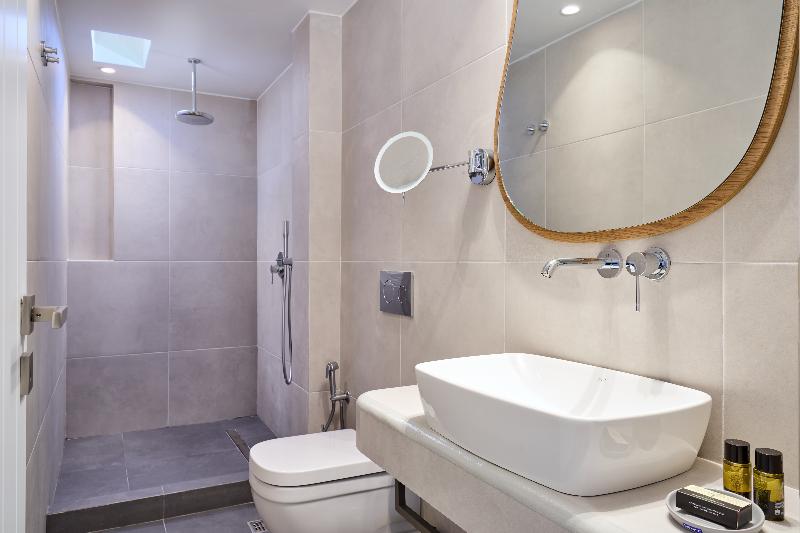 标准间, Meltemi Village