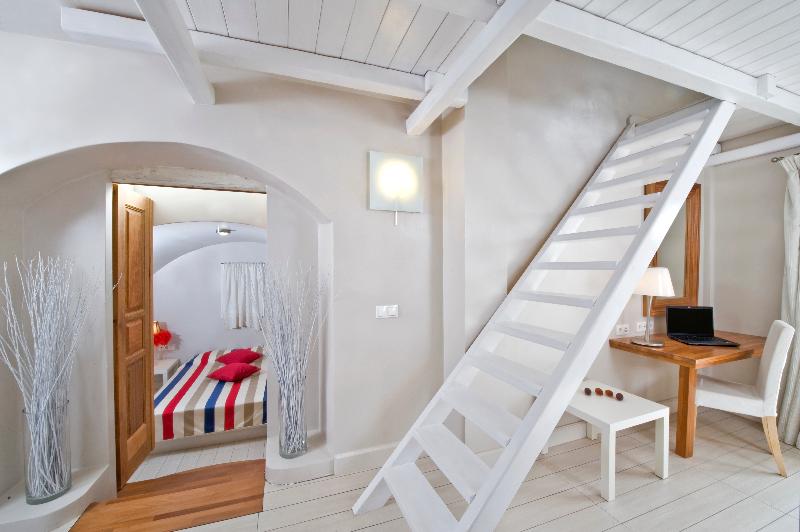 带按摩浴盆的套房, Meltemi Village