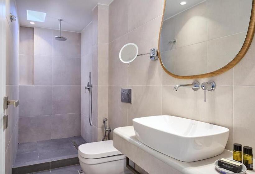 标准间, Meltemi Village