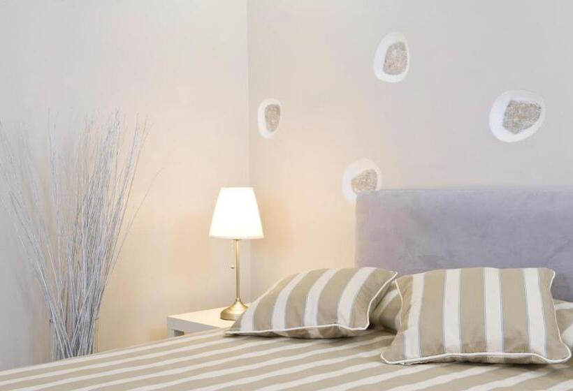 带按摩浴盆的套房, Meltemi Village