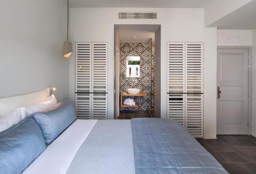 配有游泳池的小型套房, Meltemi Village