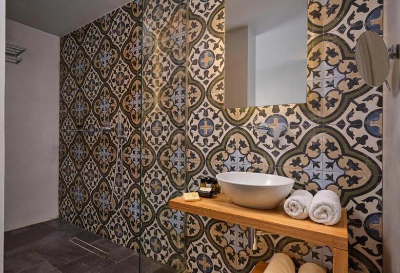 配有游泳池的小型套房, Meltemi Village