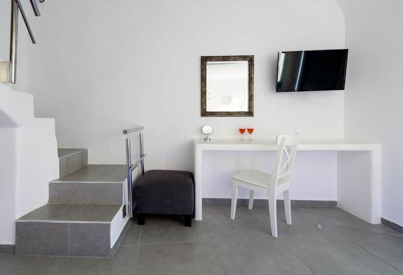 غرفة سوبيريور مطلة على حمام السباحة, Nikolas