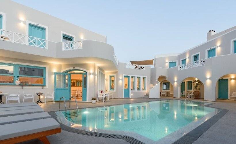 غرفة سوبيريور مطلة على حمام السباحة, Nikolas