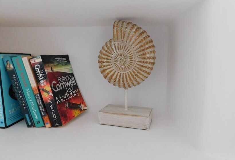 غرفة سوبيريور مطلّة علي البحر, Nikolas