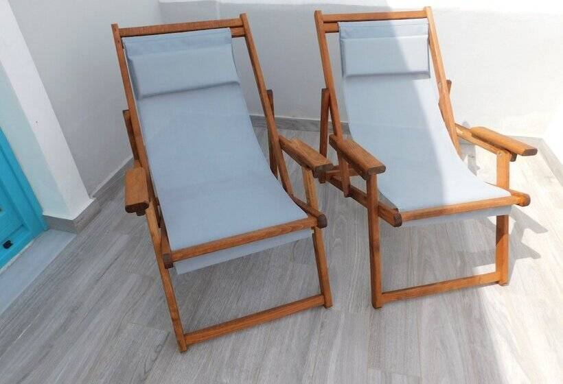 غرفة سوبيريور مطلّة علي البحر, Nikolas