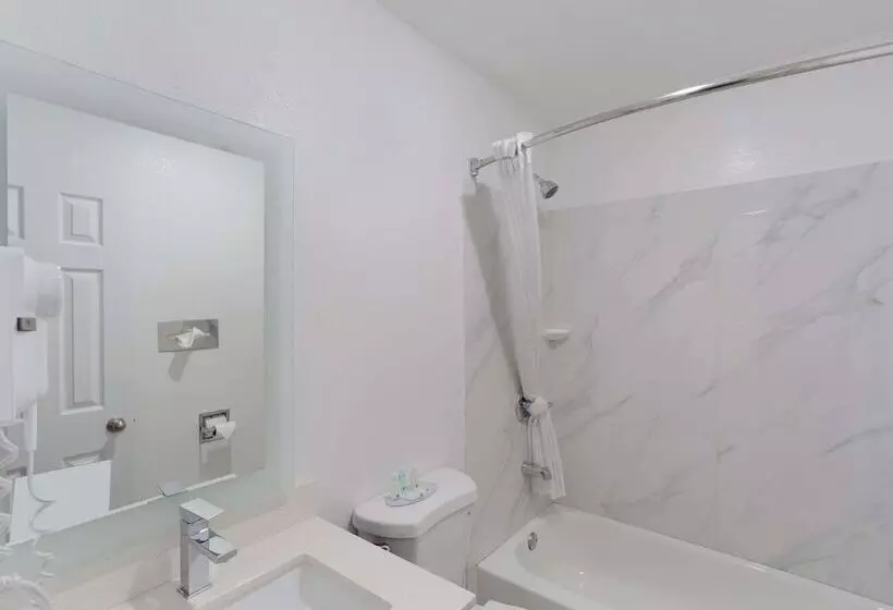 ２ダブルベッドのスタンダードルーム, Quality Inn Redding Near I5