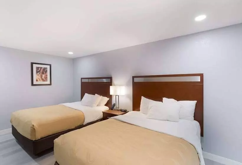 ２ダブルベッドのスタンダードルーム, Quality Inn Redding Near I5