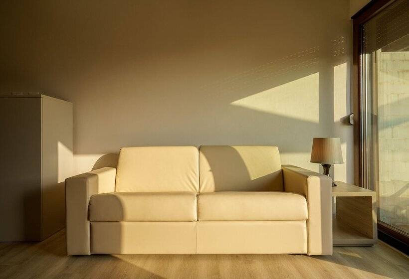 آپارتمان راحتی 1 خوابه, Residence Solemaremma