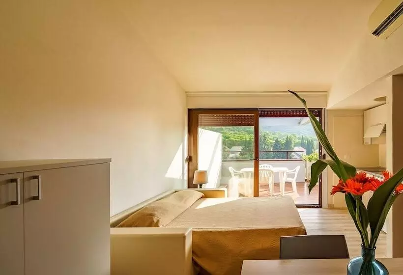 آپارتمان کامفورت 2 خوابه, Residence Solemaremma