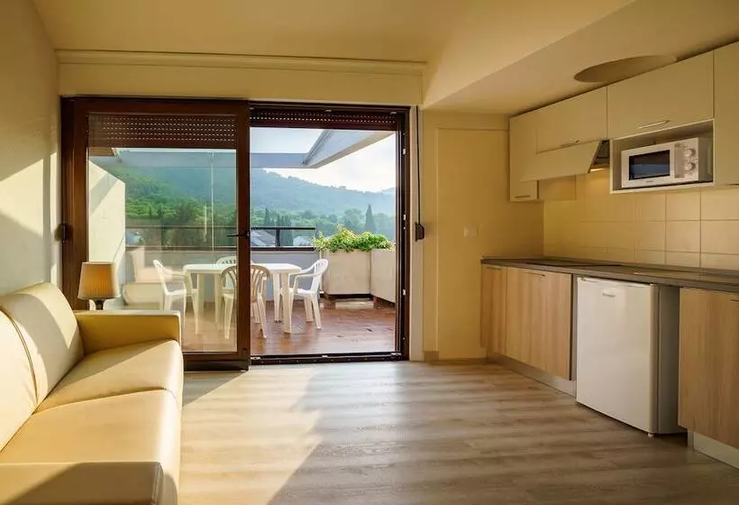 آپارتمان کامفورت 2 خوابه, Residence Solemaremma