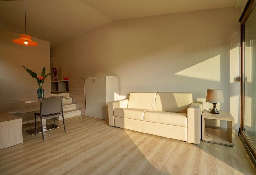 آپارتمان کامفورت 2 خوابه, Residence Solemaremma