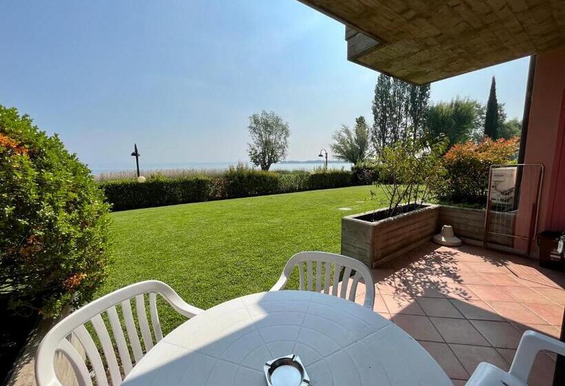 1 Bedroom Apartment Lake View, Residence Virgilio