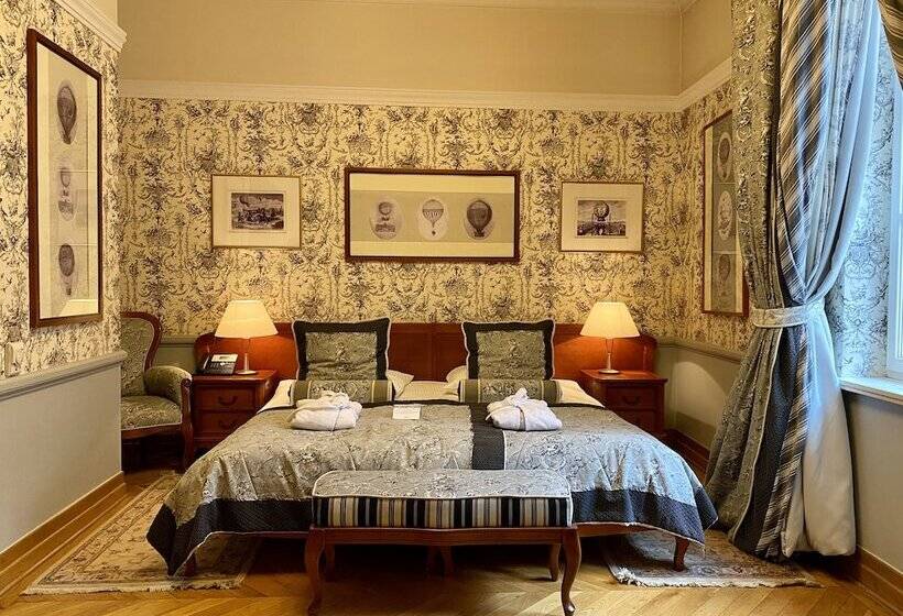 デラックススタジオ, The Bonerowski Palace Boutique