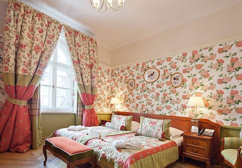 デラックススタジオ, The Bonerowski Palace Boutique