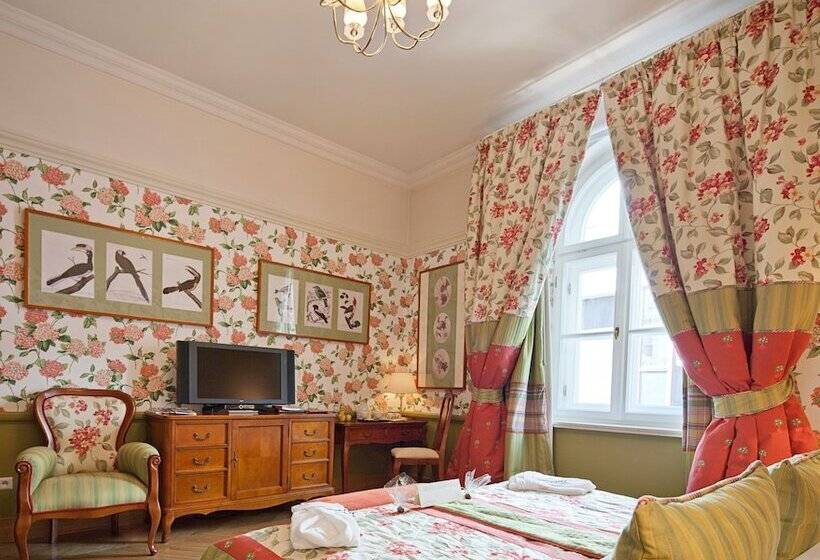 デラックススタジオ, The Bonerowski Palace Boutique