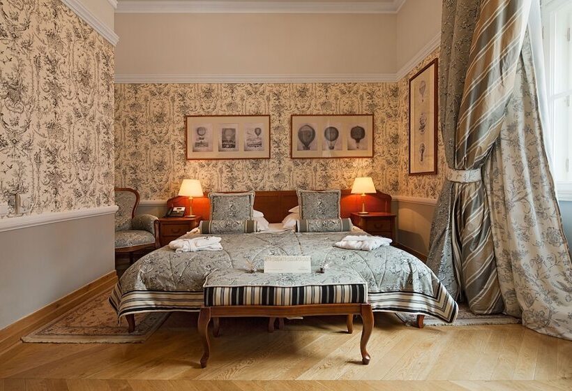 デラックススタジオ, The Bonerowski Palace Boutique