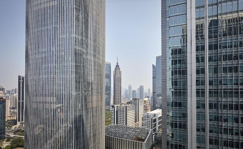 Номер Deluxe, The Ritzcarlton, Guangzhou