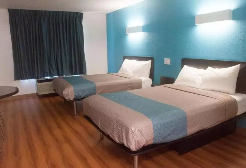 スタンダード４人部屋, Motel 6 Raleigh, Nc  North