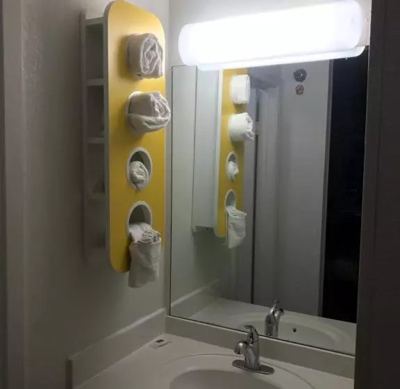 身障者適用スタンダードルーム, Motel 6 Raleigh, Nc  North