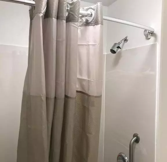 身障者適用スタンダードルーム, Motel 6 Raleigh, Nc  North