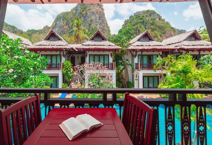プールの見えるデラックスルーム, Railay Village Resort
