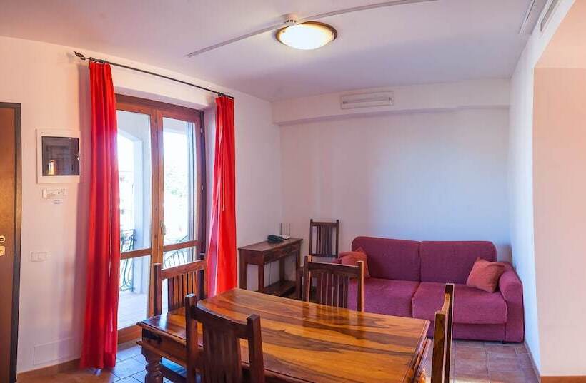 דירת חדר, Villaggio Le Querce