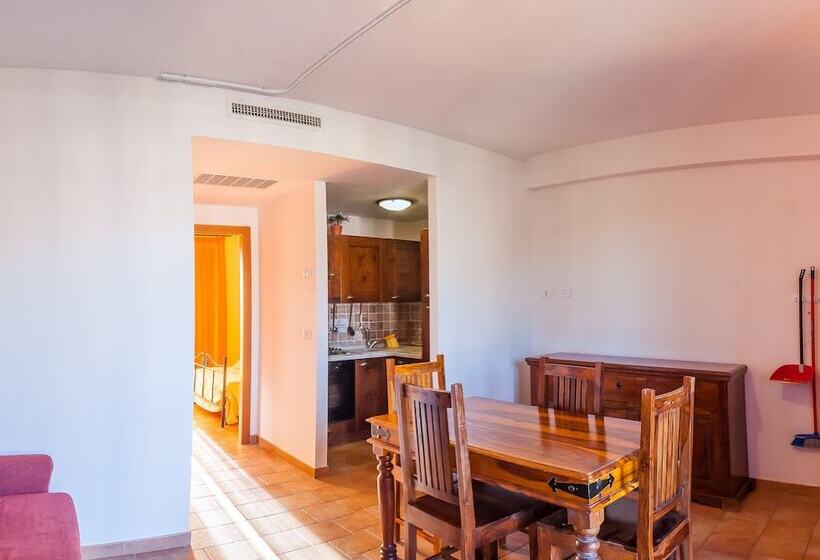 דירת חדר, Villaggio Le Querce