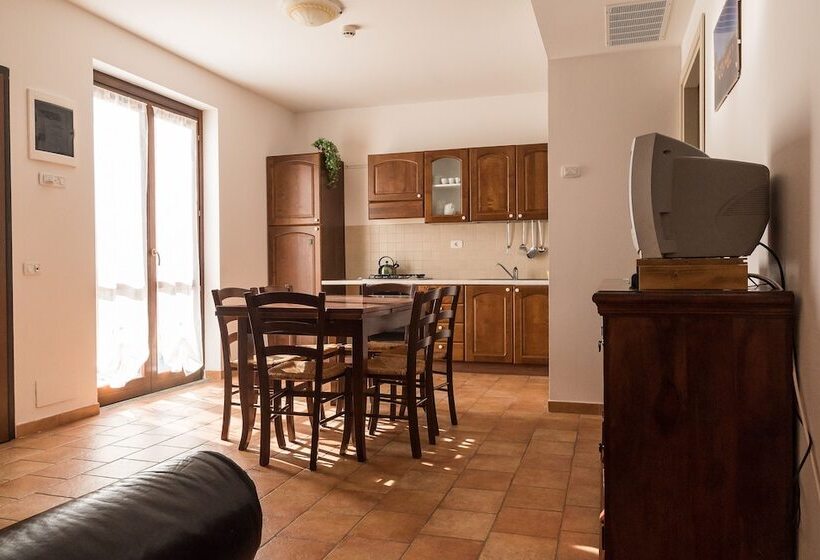 דירת חדר, Villaggio Le Querce