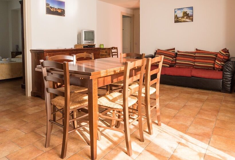 דירת חדר, Villaggio Le Querce