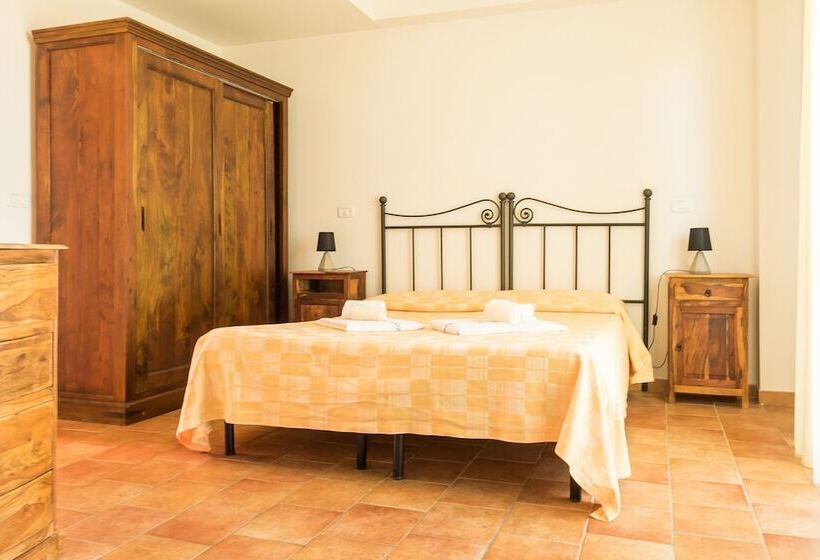 דירת חדר, Villaggio Le Querce