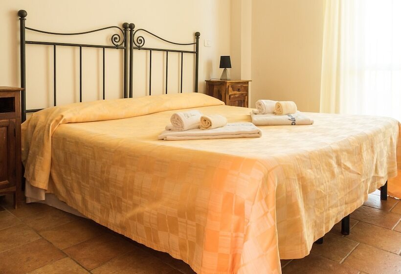 דירת חדר, Villaggio Le Querce